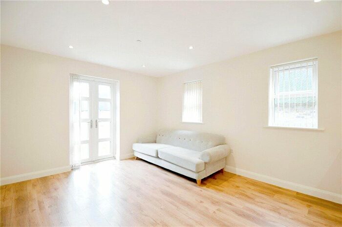 2 Bedroom Apartment To Rent In Grenaby Road, Croydon, CR0