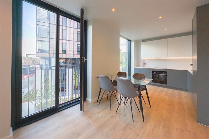 2 Bedroom Apartment To Rent In The Gate, Meadowside, M4