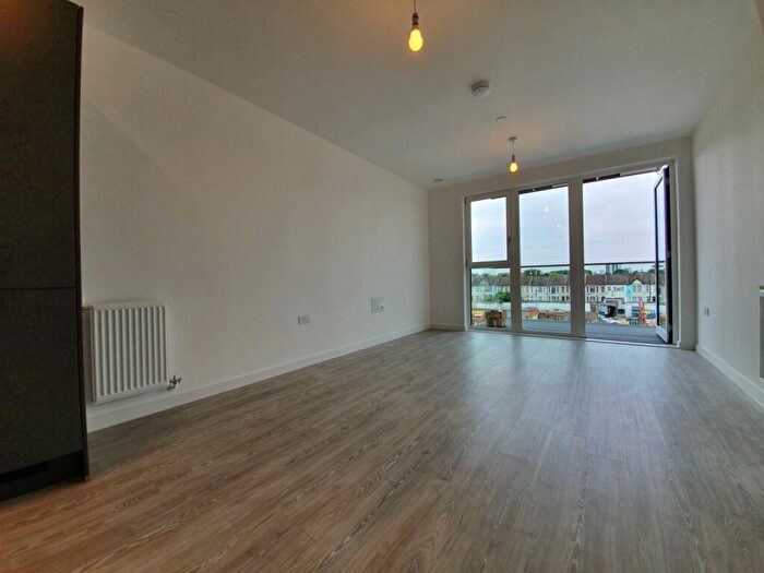 1 Bedroom Flat To Rent In Shipbuilding Way, Upton Park, London, E13