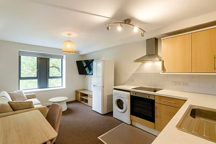 3 Bedroom Apartment To Rent In Student Property - Ambra Vale, Clifton, Bristol, BS8