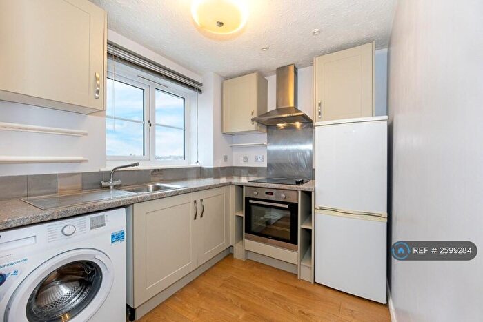 Studio To Rent In Lewes Close, Grays, RM17