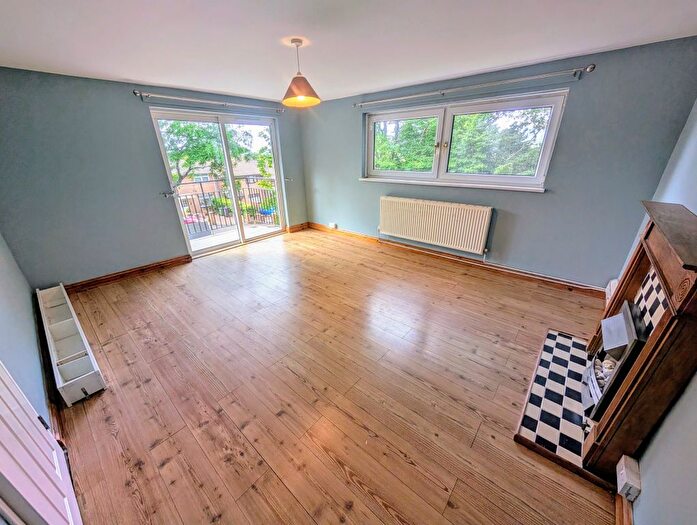 2 Bedroom Flat To Rent In Coed Garw, Croesyceiliog, Cwmbran, NP44