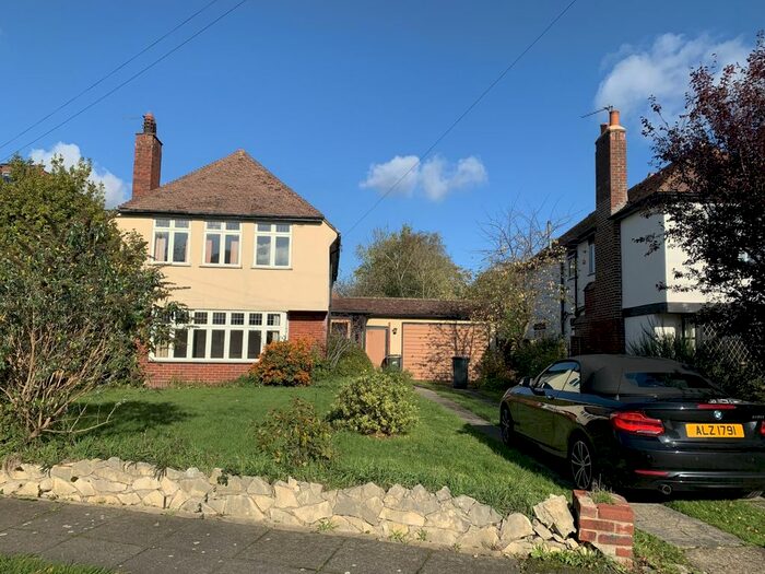 4 Bedroom Detached House To Rent In Clarendon Way, Chislehurst, BR7