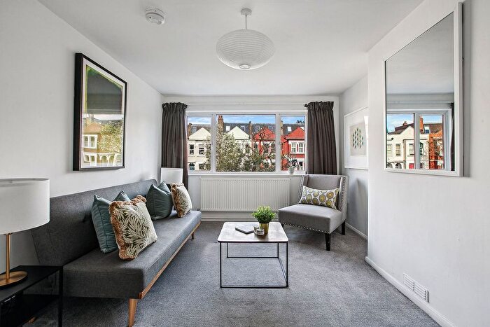 1 Bedroom Flat For Sale In St. Ann's Hill, London, SW18