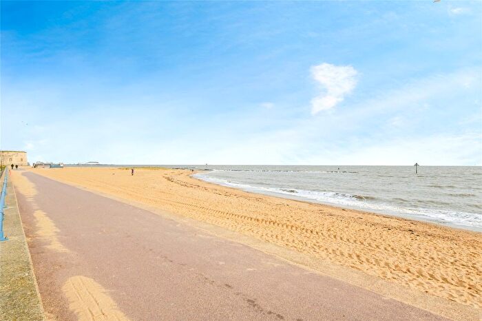2 Bedroom Flat For Sale In Selsey Avenue, Clacton-On-Sea, Essex, CO15