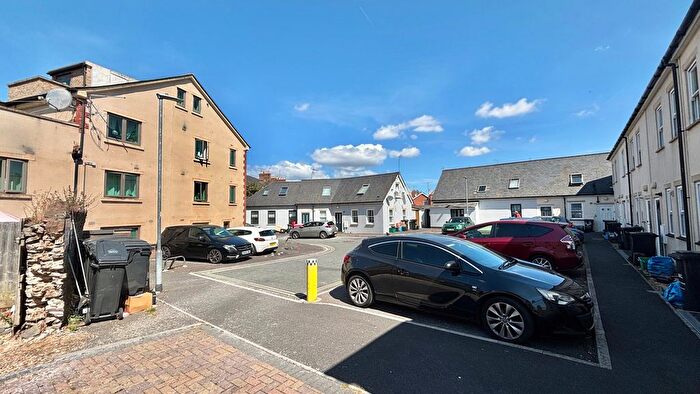 1 Bedroom Flat To Rent In Kingston Court, Taunton, TA2