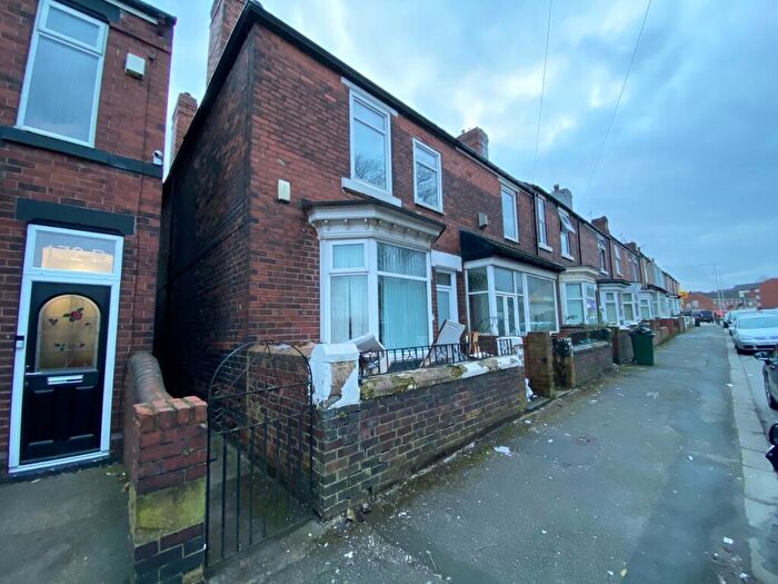 3 Bedroom Terraced House To Rent In Ferham Road, Rotherham, S61