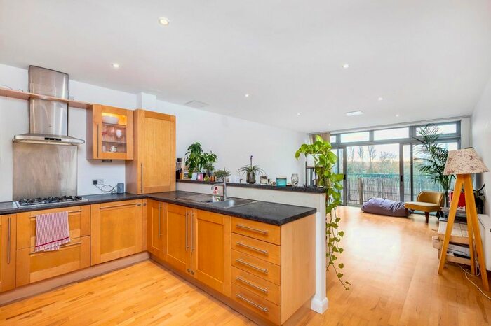 2 Bedroom Flat To Rent In Burr Road, Wandsworth, SW18
