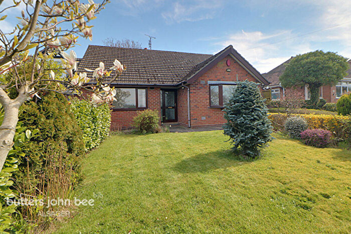 3 Bedroom Bungalow For Sale In Heathcote Road, Halmer End, ST7