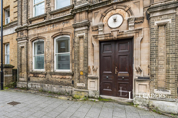 1 Bedroom Flat To Rent In Canute Road, Southampton, Hampshire, SO14