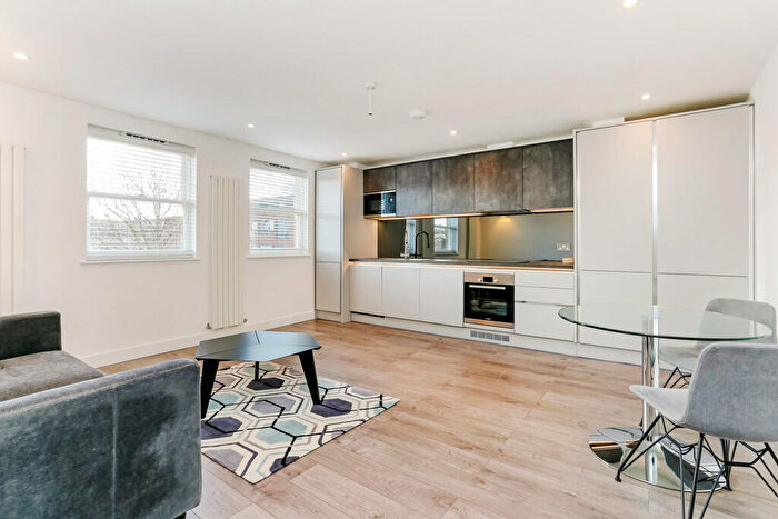 1 Bedroom Apartment To Rent In Karam Court, Commercial Road, Whitechapel, London, E1