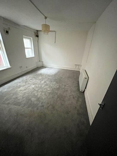 1 Bedroom Flat To Rent In Holton Road, Barry, Vale Of Glamorgan, CF63