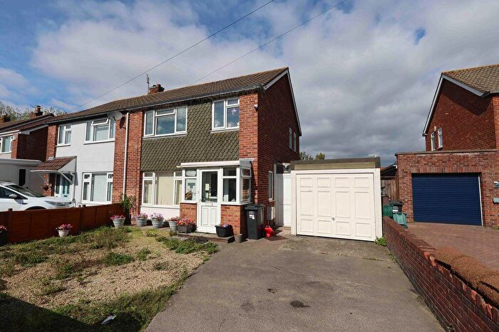 3 Bedroom Semi-Detached House To Rent In Halswell Road, Clevedon, BS21
