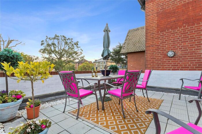 1 Bedroom Flat To Rent In Listergate, Upper Richmond Road, London, SW15