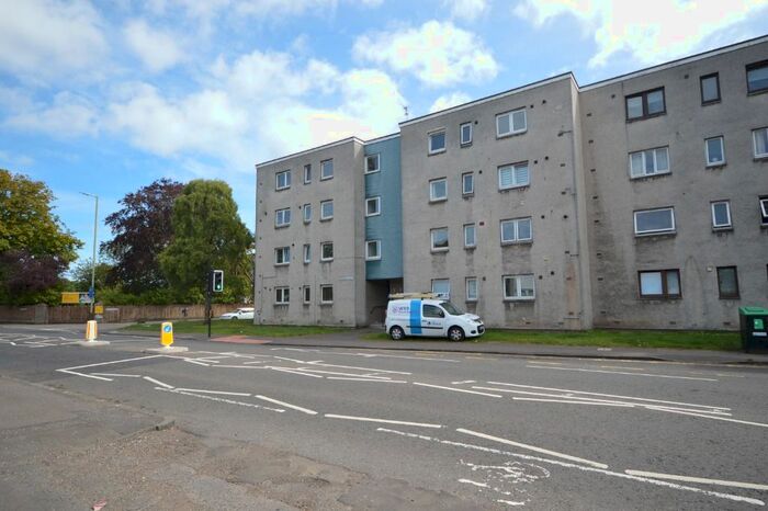 3 Bedroom Flat To Rent In Craigie Drive, East End, Dundee, DD4