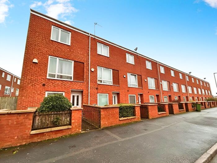 3 Bedroom Detached House To Rent In Guide Post Road, Manchester, Greater Manchester, M13