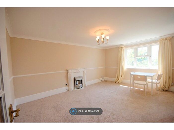 2 Bedroom Flat To Rent In Ruckholt Road, Leyton, E10
