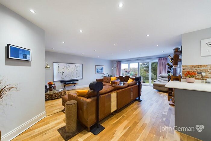 4 Bedroom Detached House For Sale In Cedar View, Draycott-in-the-clay, DE6
