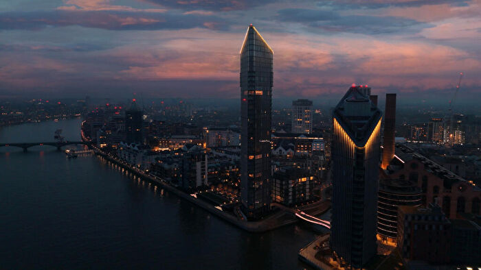 4 Bedroom Apartment For Sale In Waterfront Drive, London, SW10