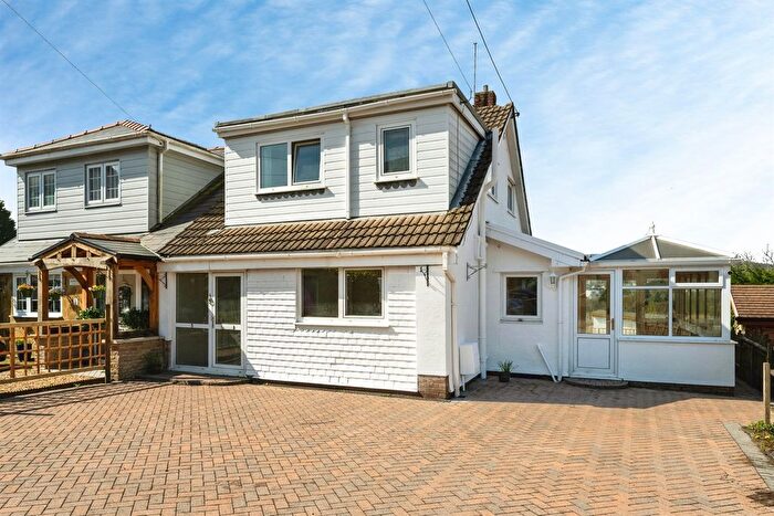 3 Bedroom Detached Bungalow For Sale In Graig Road, Glais, Swansea, SA7