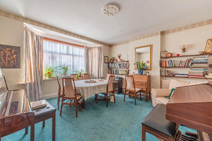 4 Bedroom House For Sale In Old Church Lane, Stanmore, HA7