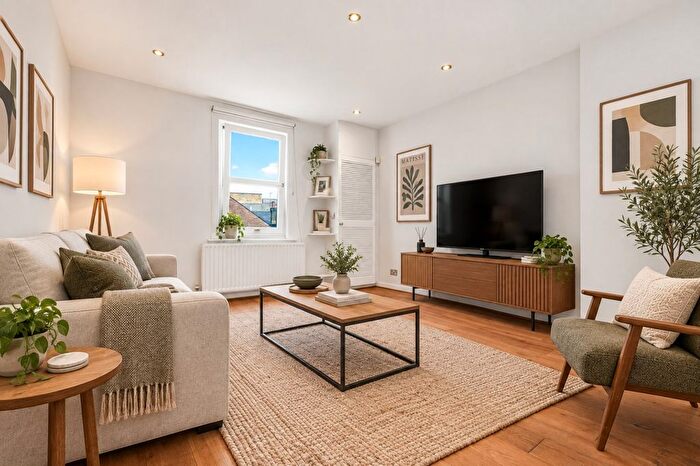 1 Bedroom Flat For Sale In Wightman Road, London, N4
