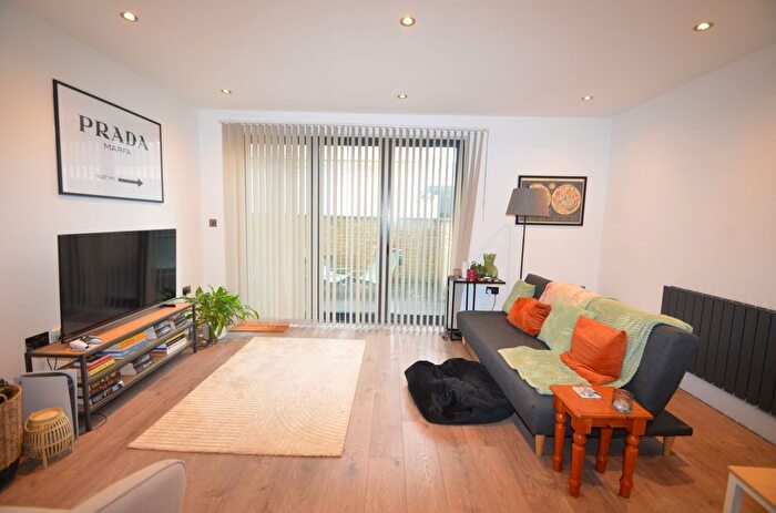 2 Bedroom Flat To Rent In Westow Street, Crystal Palace, SE19