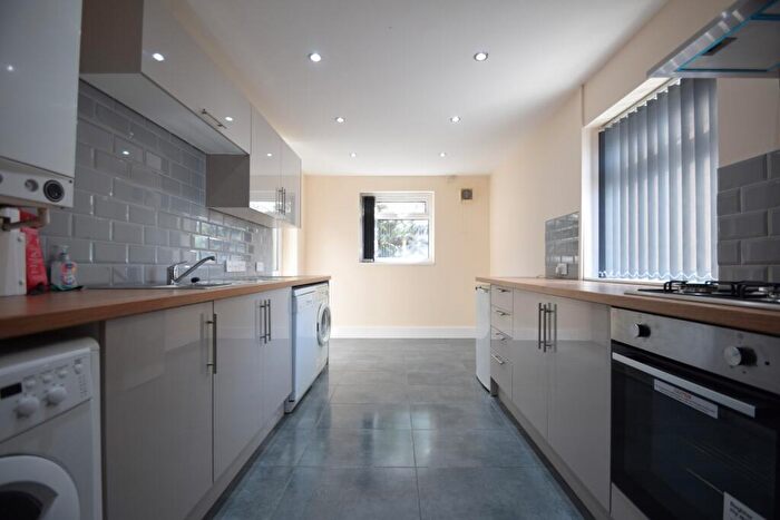 4 Bedroom House To Rent In Rhymney Street, Cardiff, CF24