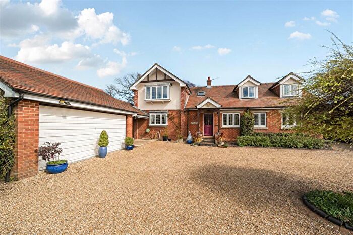 5 Bedroom Detached House For Sale In Holly Hill Lane, Sarisbury Green, SO31