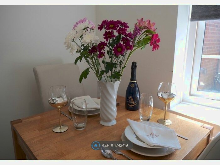 1 Bedroom Flat To Rent In Silverdale, New Milton, BH25