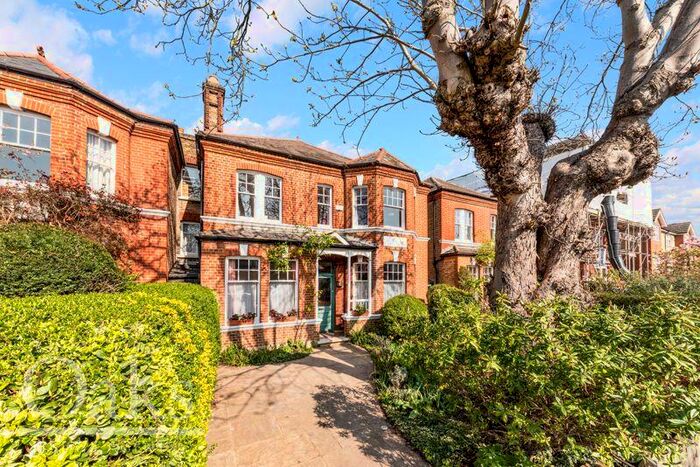 4 Bedroom Semi-Detached House To Rent In Chestnut Road, West Norwood, SE27