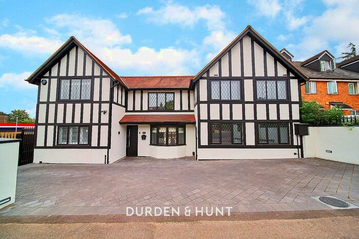 5 Bedroom Detached House To Rent In Church Hill, Loughton, IG10