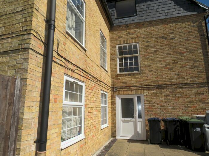 2 Bedroom Flat To Rent In Barkhams Lane, Littleport, Ely CB6