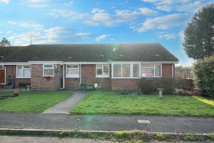 2 Bedroom Bungalow For Sale In Barn Close, Denchworth, Wantage, Oxfordshire, OX12