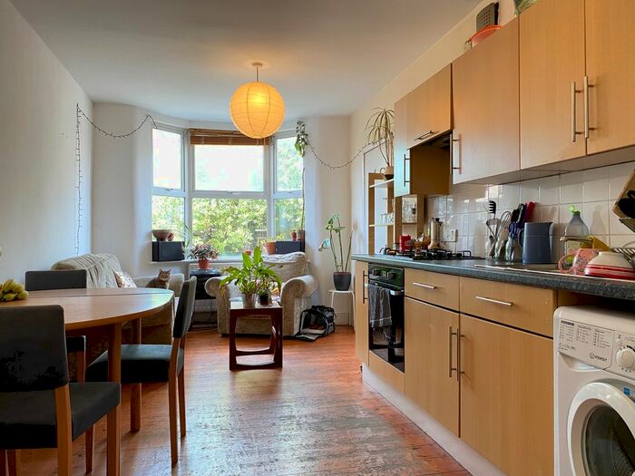 4 Bedroom Terraced House To Rent In Rowley Road, Turnpike Lane/Manor House, N15