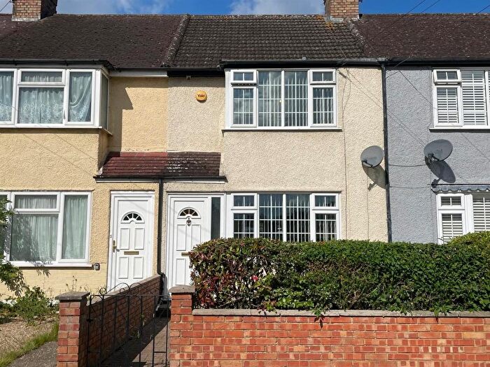 3 Bedroom Terraced House For Sale In Hillingdon Avenue, Staines-Upon-Thames, TW19