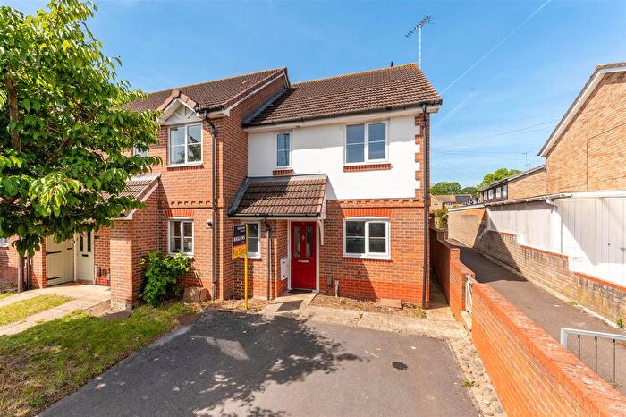 3 Bedroom End Terrace House For Sale In Yeoman Place, Woodley, Reading, RG5