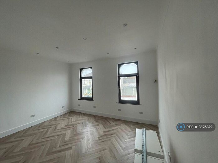 3 Bedroom Flat To Rent In Barking Road, London, E13