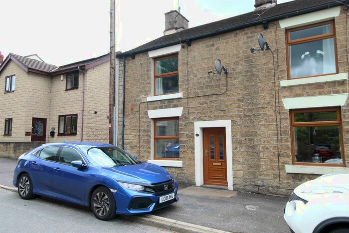 2 Bedroom House To Rent In Primrose Lane, Glossop, SK13