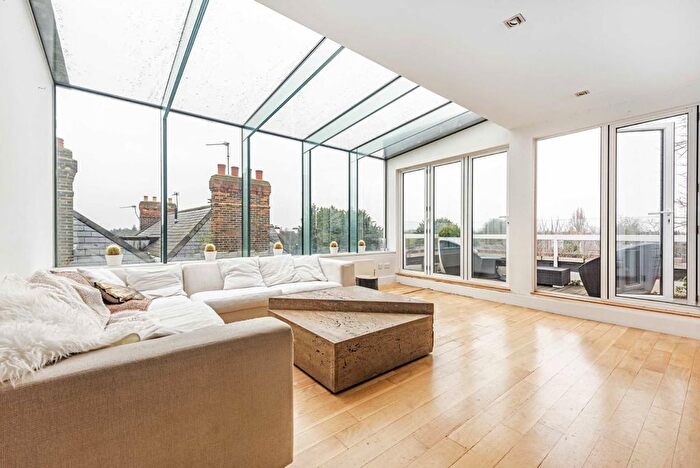 2 Bedroom Flat To Rent In Bolton Road, London, W4