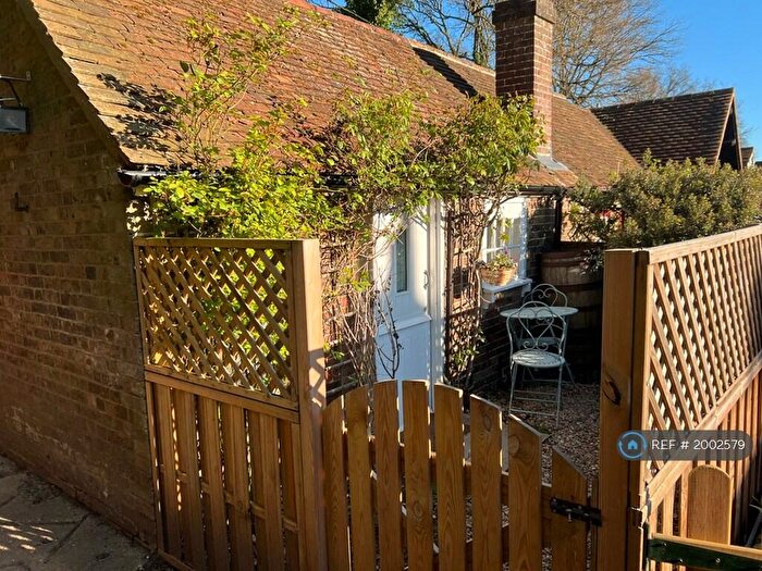 Studio To Rent In Ringshall, Berkhamsted, HP4