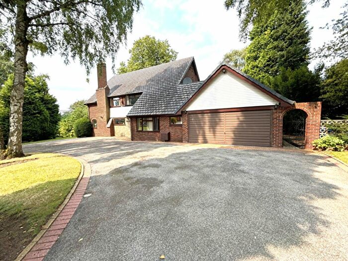 4 Bedroom Detached House To Rent In Squirrel Walk, Sutton Coldfield, B74