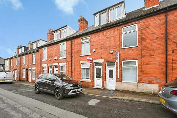 3 Bedroom Terraced House For Sale In Princes Street, Mansfield, Nottinghamshire, NG18