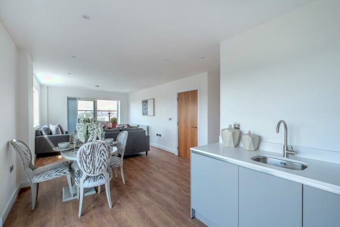 2 Bedroom Apartment To Rent In Woolwich Church Street Woolwich, SE18