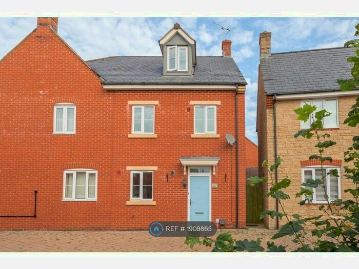 4 Bedroom Semi-Detached House To Rent In Mariner Road, Swindon, SN25