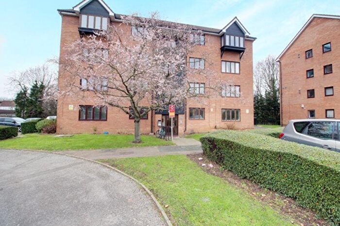 2 Bedroom Flat To Rent In Shepley Mews, Enfield, EN3