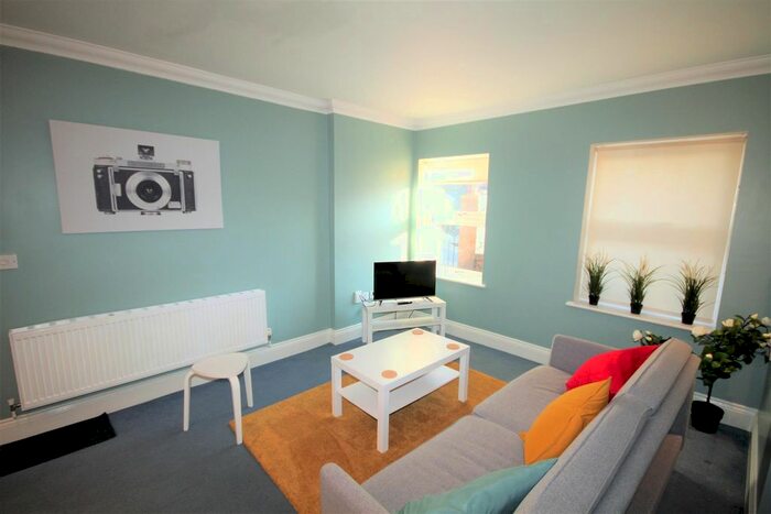 1 Bedroom Flat To Rent In Christchurch Road, Boscombe, Bournemouth BH7