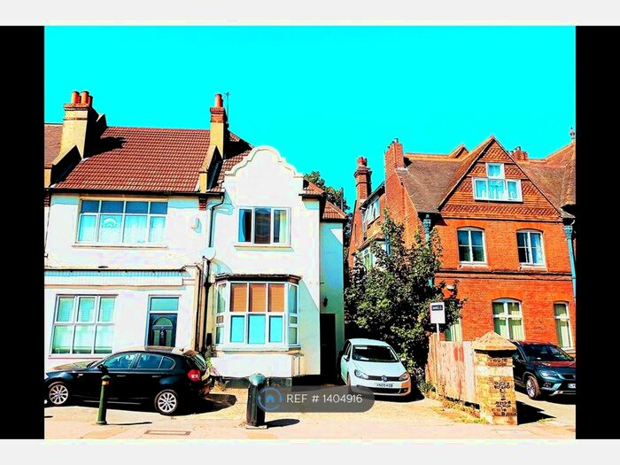 2 Bedroom Flat To Rent In College Road, Bromley, BR1