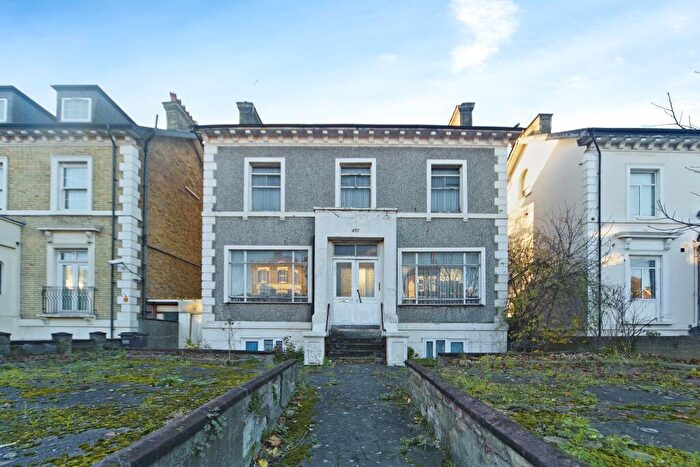 6 Bedroom Detached House For Sale In London Road, Croydon, CR0