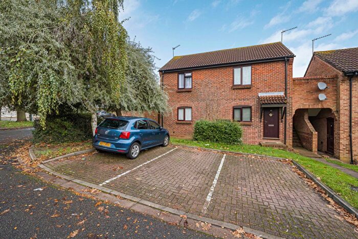 Studio To Rent In Constable Close, Hayes, UB4